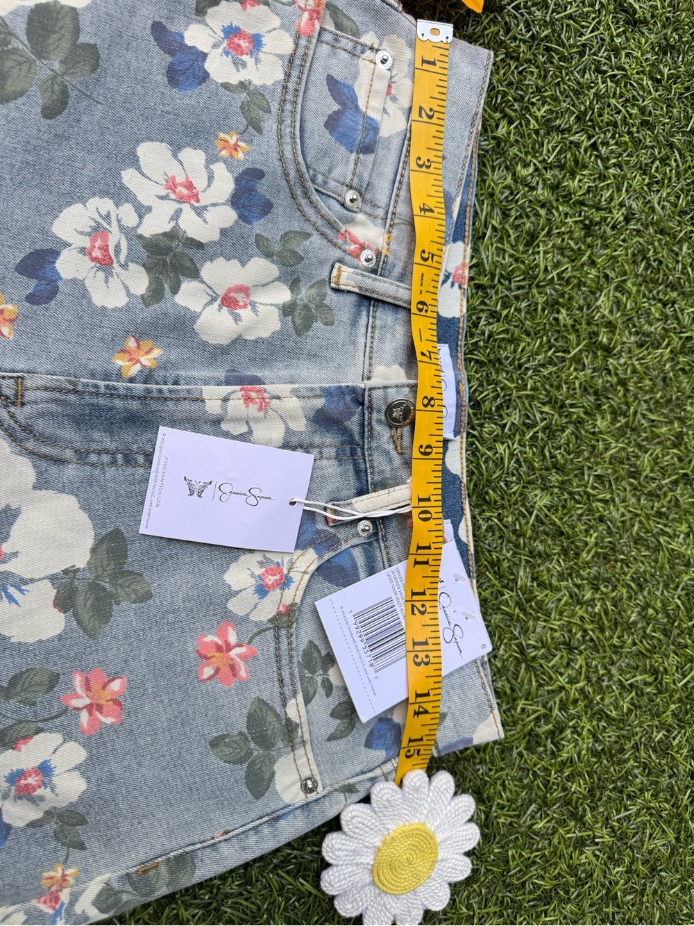 Jessica Simpson Ginger High Rise Floral Denim Shorts Size 6 NWT - Picture 14 of 17